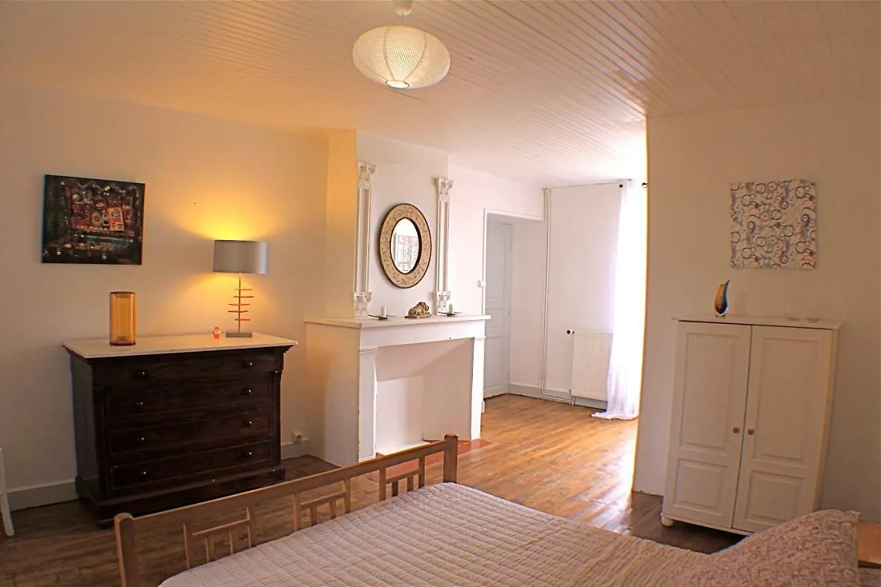 Guest house Chambres D'Hotes La Luciole Tourtrol